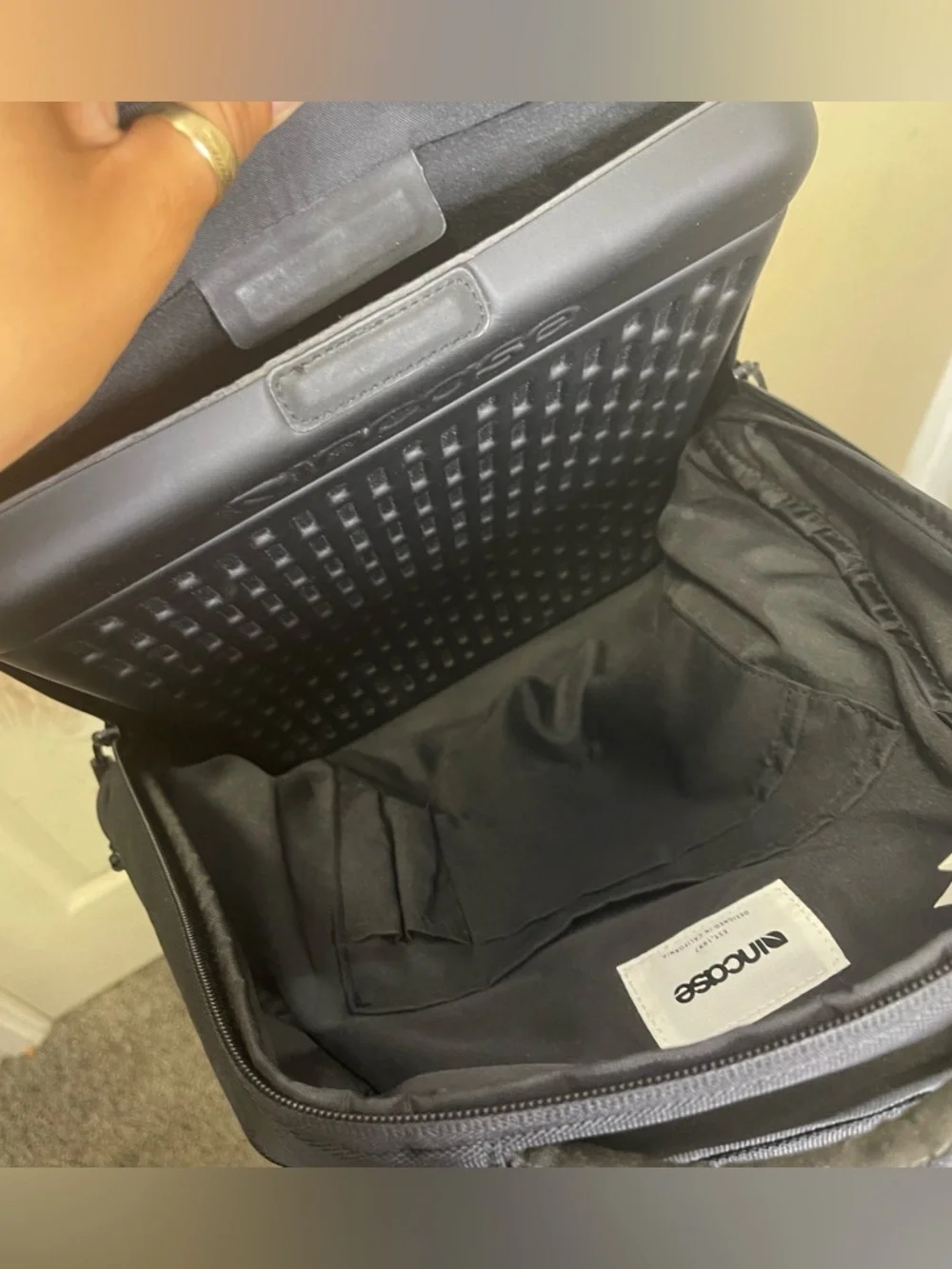 Incase Black Polyethylene backpack 09t-02023715